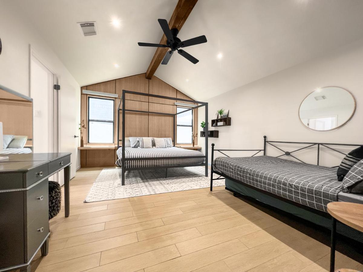Open Airy Custom Designed Home - 2Kings - Sleeps 14 Houston Eksteriør bilde