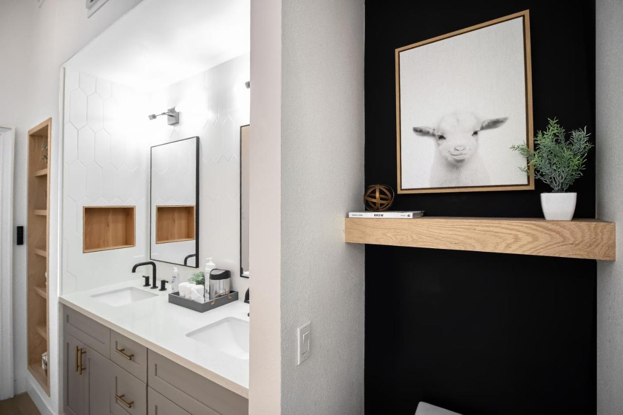 Open Airy Custom Designed Home - 2Kings - Sleeps 14 Houston Eksteriør bilde