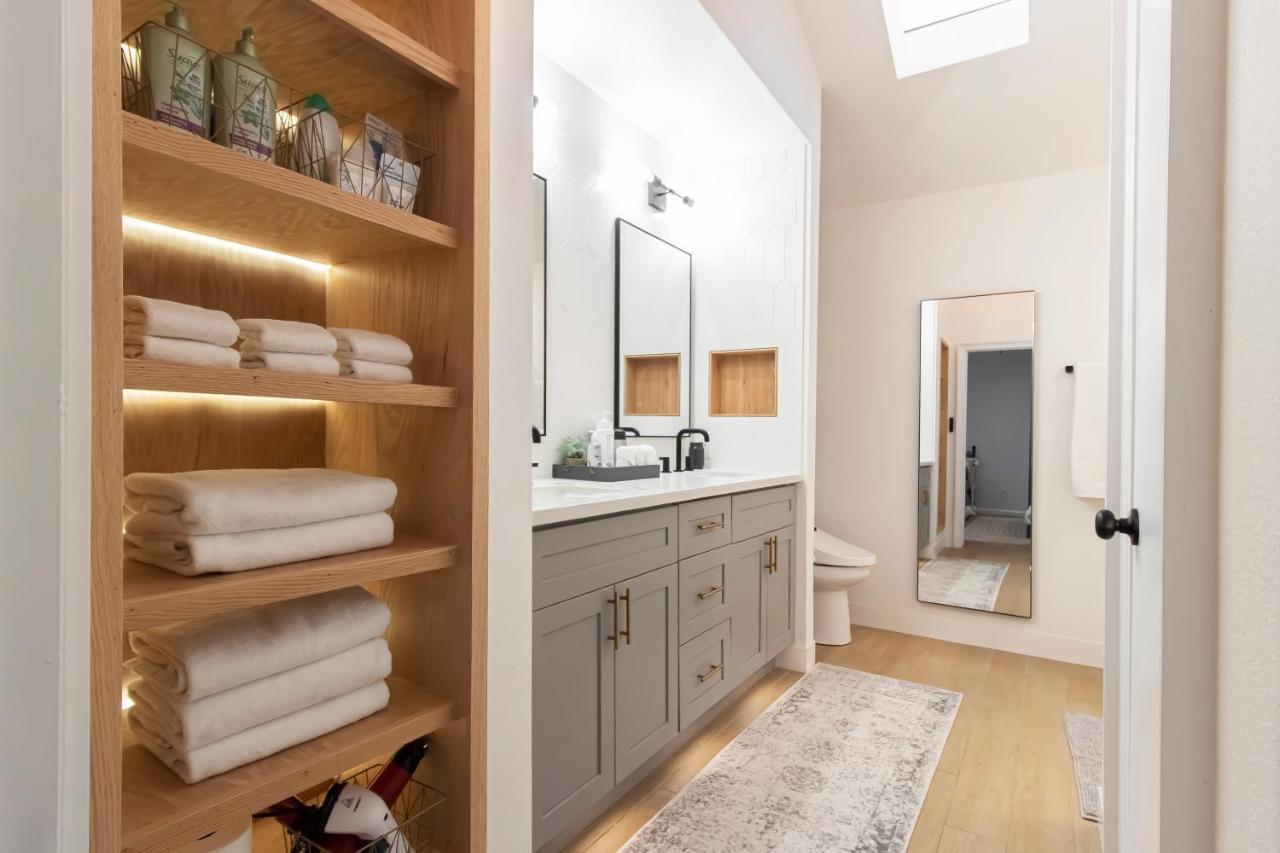 Open Airy Custom Designed Home - 2Kings - Sleeps 14 Houston Eksteriør bilde